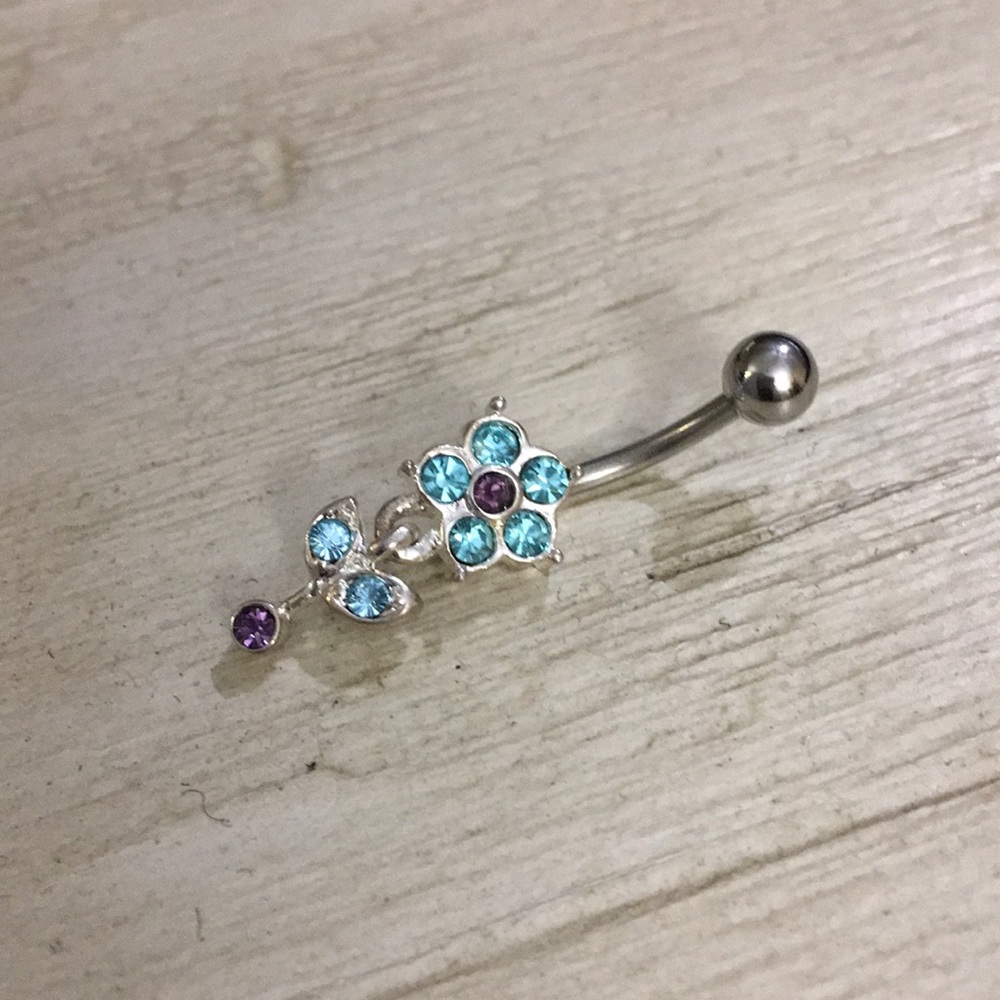 Flower belly ring